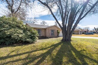 815 Pack Saddle Pass in Round Rock, TX - Building Photo - Building Photo