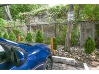 401 Ridgewood Ave photo'