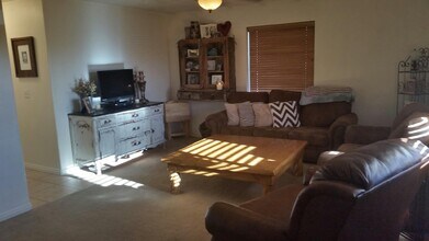 5294 Bridle Cir in Oakley, UT - Foto de edificio - Building Photo