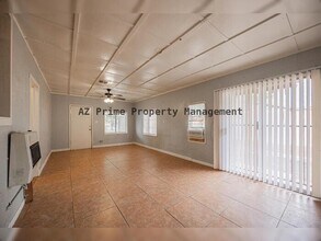 7513 N 61st Ave in Glendale, AZ - Foto de edificio - Building Photo