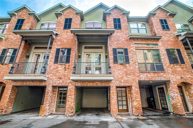 2352 Camden Dr, Unit D in Houston, TX - Building Photo - Building Photo
