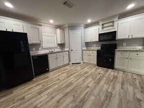 10 Gatehouse Ct in Daytona Beach, FL - Building Photo - Building Photo