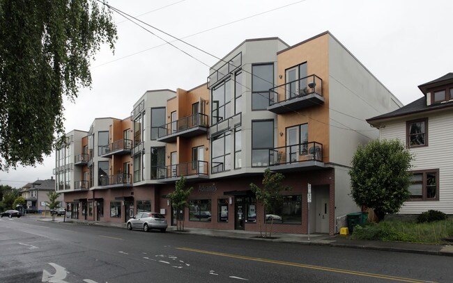 Belmont East in Portland, OR - Building Photo - Building Photo