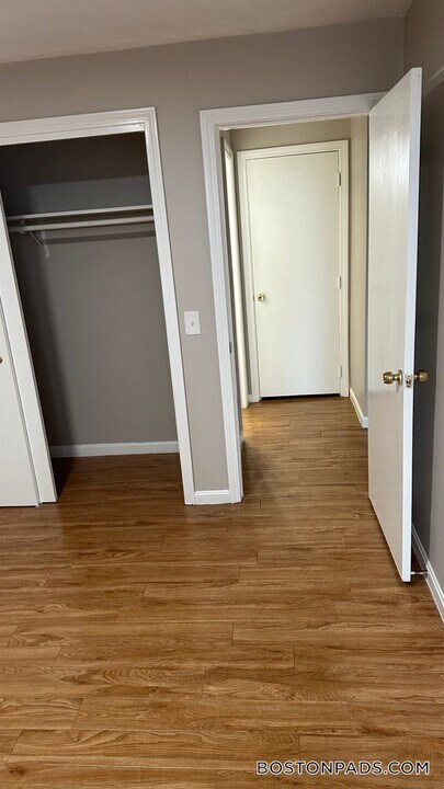 6 Henry Terrace in Worcester, MA - Building Photo