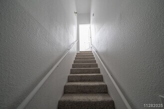 2226 Komo Mai Dr in Pearl City, HI - Building Photo - Building Photo