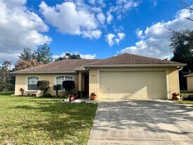 2810 Beaver Dr in Deltona, FL - Building Photo