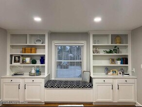 405 Breckenridge Ln in Louisville, KY - Building Photo - Building Photo