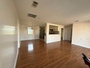 3220 Eisenhower Dr in Dallas, TX - Building Photo - Building Photo