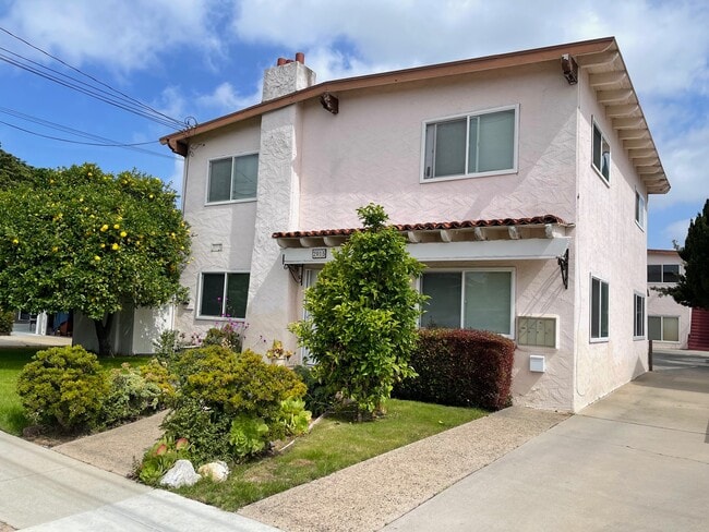 2015 Plant Ave, Unit D