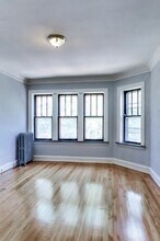 8100 S Eberhart Ave in Chicago, IL - Building Photo - Interior Photo