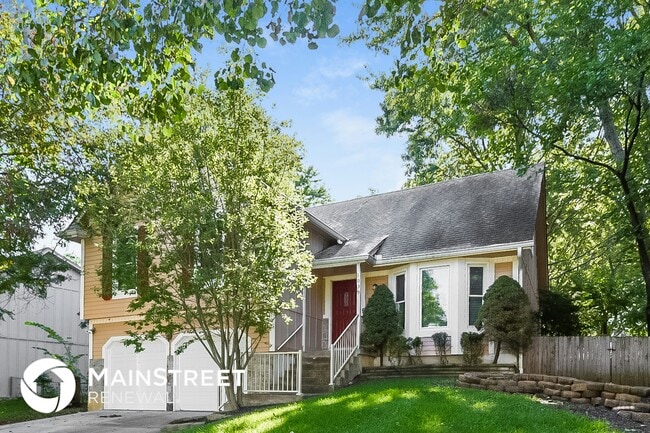 property at 1039 E Oakview St