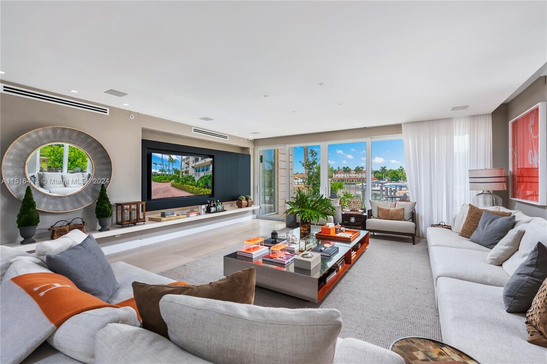 2514 Fisher Island Dr, Unit 6104 in Miami Beach, FL - Building Photo