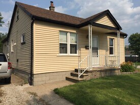 2496 Alexis Rd in Windsor, ON - Building Photo