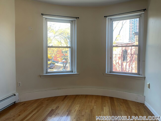 10 Wait St, Unit 301 in Boston, MA - Building Photo - Building Photo