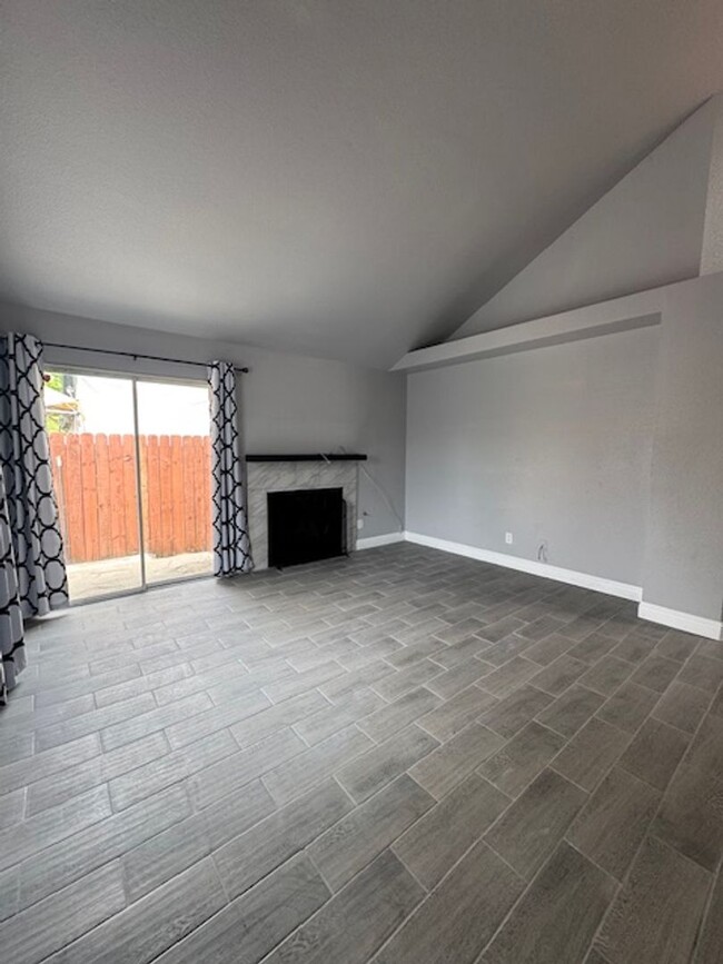 7016 N Thorne Ave in Fresno, CA - Building Photo - Building Photo