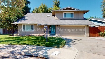 3355 San Fernando Ct in Merced, CA - Building Photo