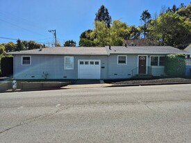 7508 Washington Ave in Sebastopol, CA - Building Photo