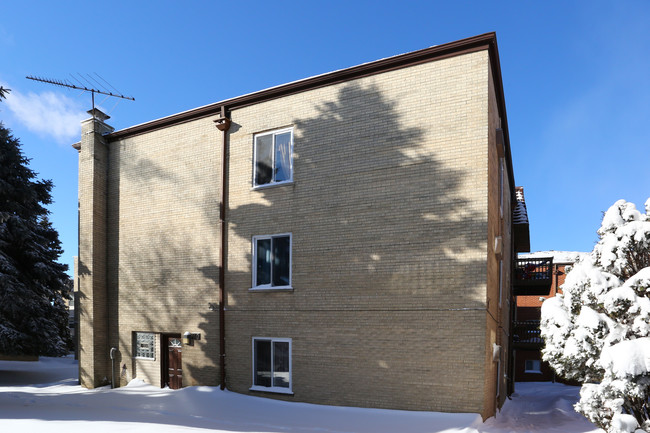 740 Piper Ln in Prospect Heights, IL - Foto de edificio - Building Photo