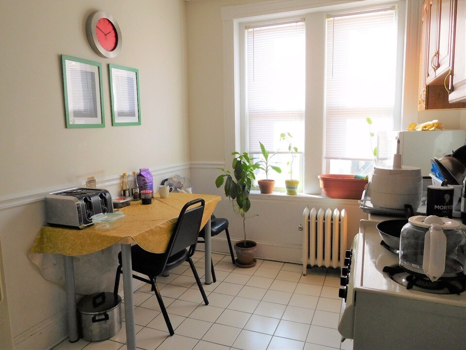 76 Gordon St-Unit -6DC in Boston, MA - Building Photo
