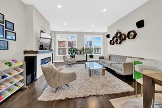 550 W Fulton St in Chicago, IL - Building Photo - Building Photo