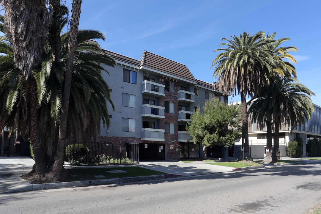 121 S Occidental Blvd in Los Angeles, CA - Building Photo