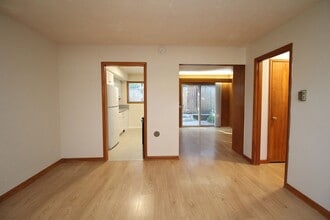 3200-3236 SW Marigold St in Portland, OR - Building Photo - Building Photo