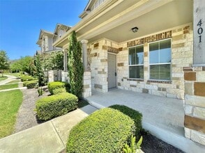 401 Katmai Cir in Pflugerville, TX - Foto de edificio - Building Photo
