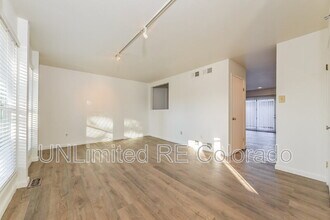 10321 E Evans Ave in Aurora, CO - Building Photo - Building Photo