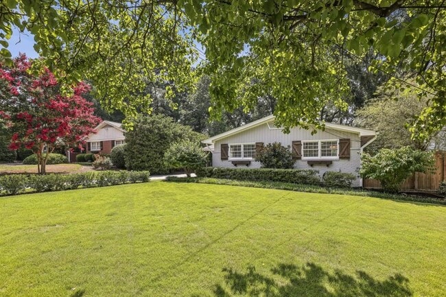 2575 Sharondale Dr NE in Atlanta, GA - Building Photo - Building Photo