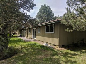 531-533 & 555-557 in Bend, OR - Building Photo - Building Photo