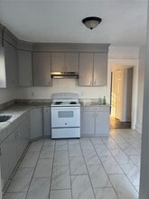 20 N White St in Poughkeepsie, NY - Building Photo - Building Photo