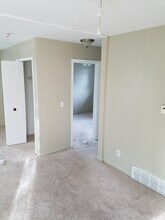 1302 Clay St, Unit 1304 in Midland, MI - Building Photo - Building Photo