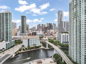 31 SE 6th St, Unit 1708 in Miami, FL - Building Photo - Building Photo