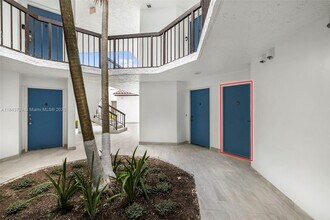 9407 Fontainebleau Blvd in Miami, FL - Building Photo - Building Photo