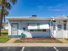 250 Rosery Rd NW in Largo, FL - Building Photo