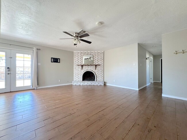 1276 Southwestern Dr in El Paso, TX - Building Photo - Building Photo