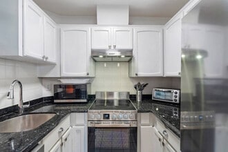 1126 W 11th Ave in Vancouver, BC - Building Photo - Building Photo