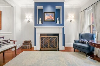 102 Myrtle St in Boston, MA - Building Photo - Building Photo