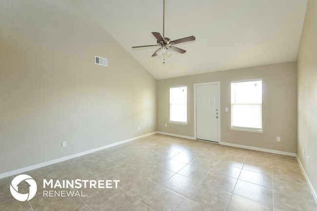 8710 Afton Canyon in Converse, TX - Foto de edificio - Building Photo