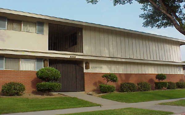 Crestview Apartments in Riverside, CA - Building Photo - Building Photo