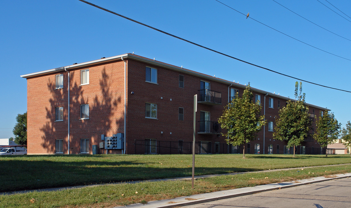 Henrietta Apartments in Cincinnati, OH - Building Photo