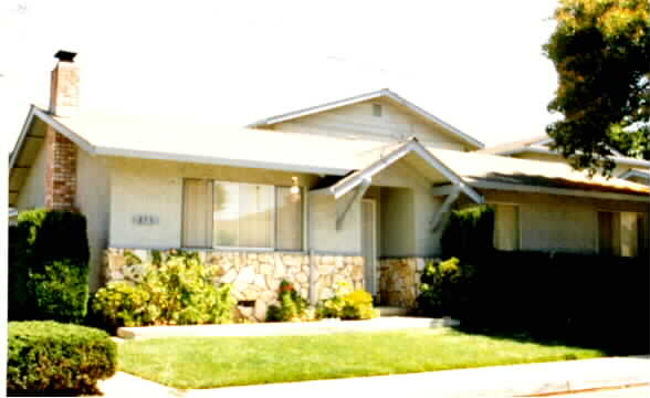 875 Burbank Dr in Santa Clara, CA - Building Photo - Building Photo