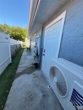 8204 Dahlia Ave in Tampa, FL - Building Photo - Building Photo