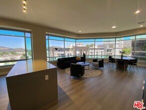 520 N Central Ave-Unit -PH806 in Glendale, CA - Building Photo - Building Photo