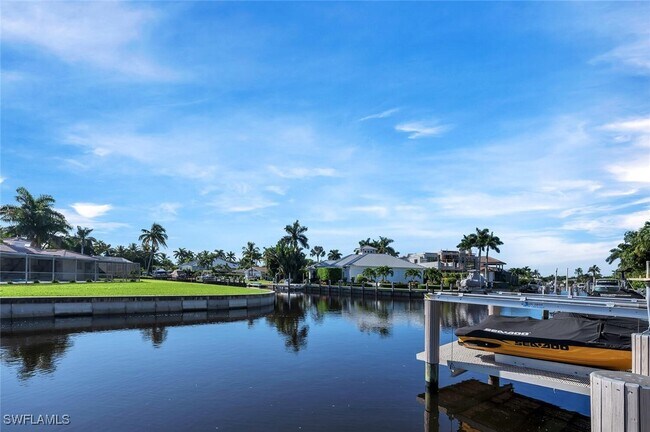 property at 1925 Tarpon Rd