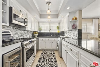 10645 Wilshire Blvd in Los Angeles, CA - Building Photo - Building Photo