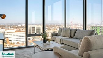 2010 West End Ave in Nashville, TN - Building Photo