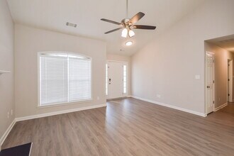 4886 Buchli Ln in Stonecrest, GA - Building Photo - Building Photo
