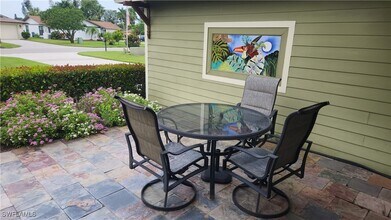 521 Whitewater Way in Naples, FL - Building Photo - Building Photo