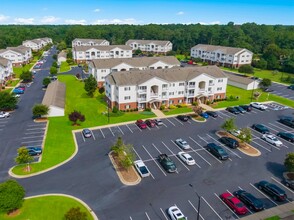 The Summit on 401 in Fayetteville, NC - Foto de edificio - Building Photo